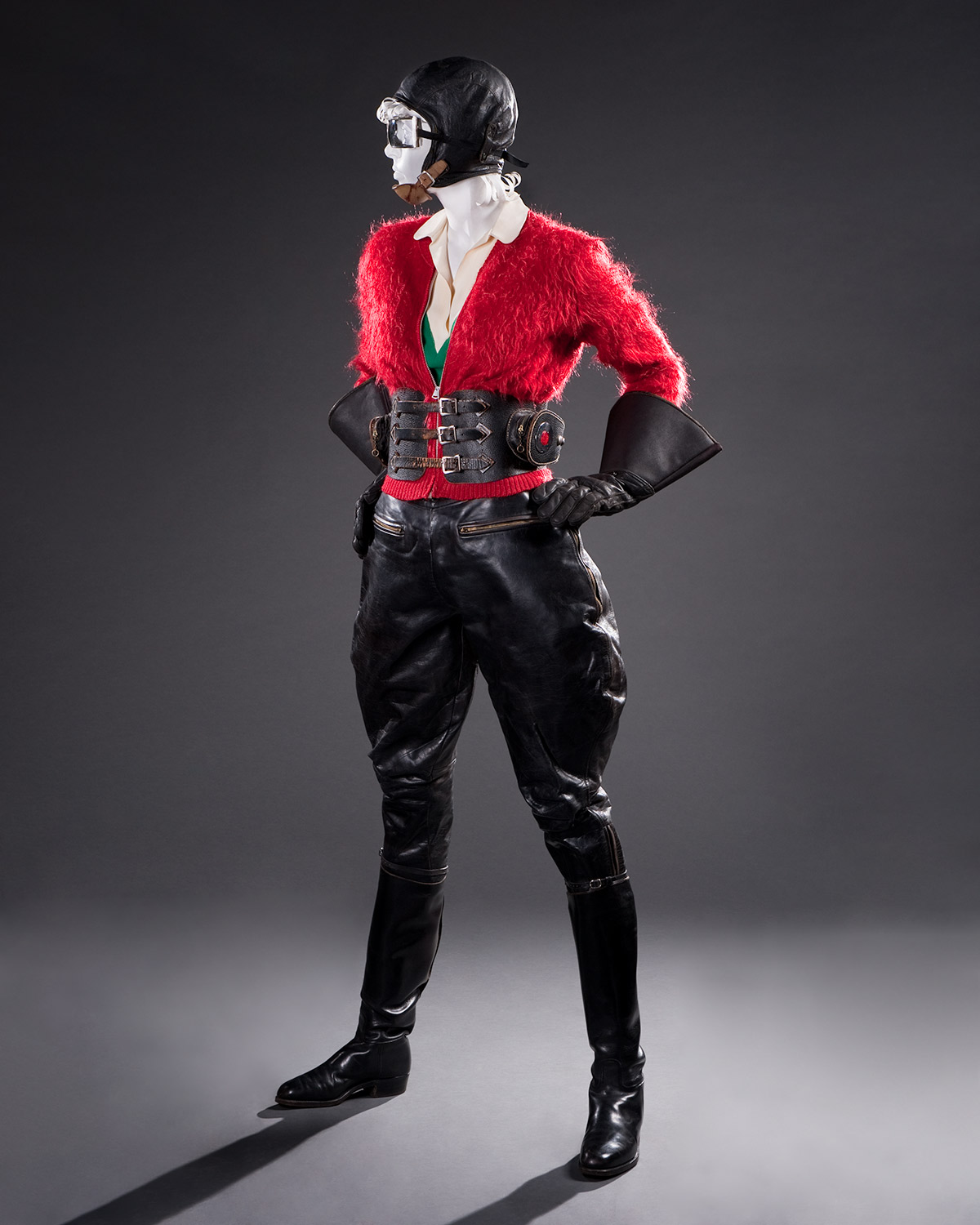 1930s Motorcycling outfit on a manniquin