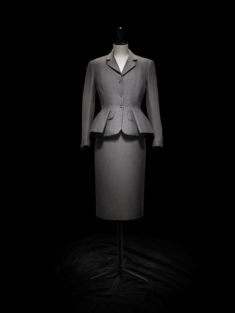 The 30 Montaigne Wardrobe  Woman  DIOR VN